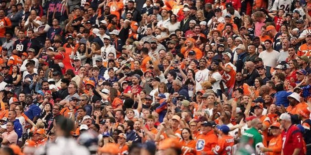 The Number 52 Standard: Ray Lewis and Baltimore’s Defensive Identity
