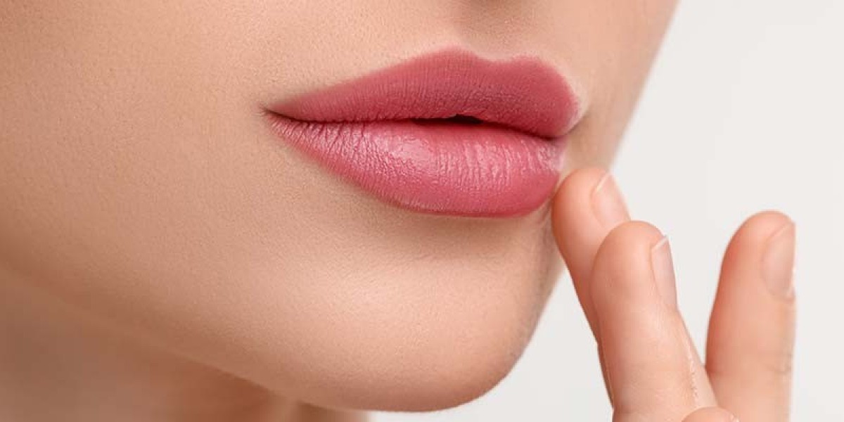 Lip Fillers in Dubai: How to Manage Bruising After Treatment