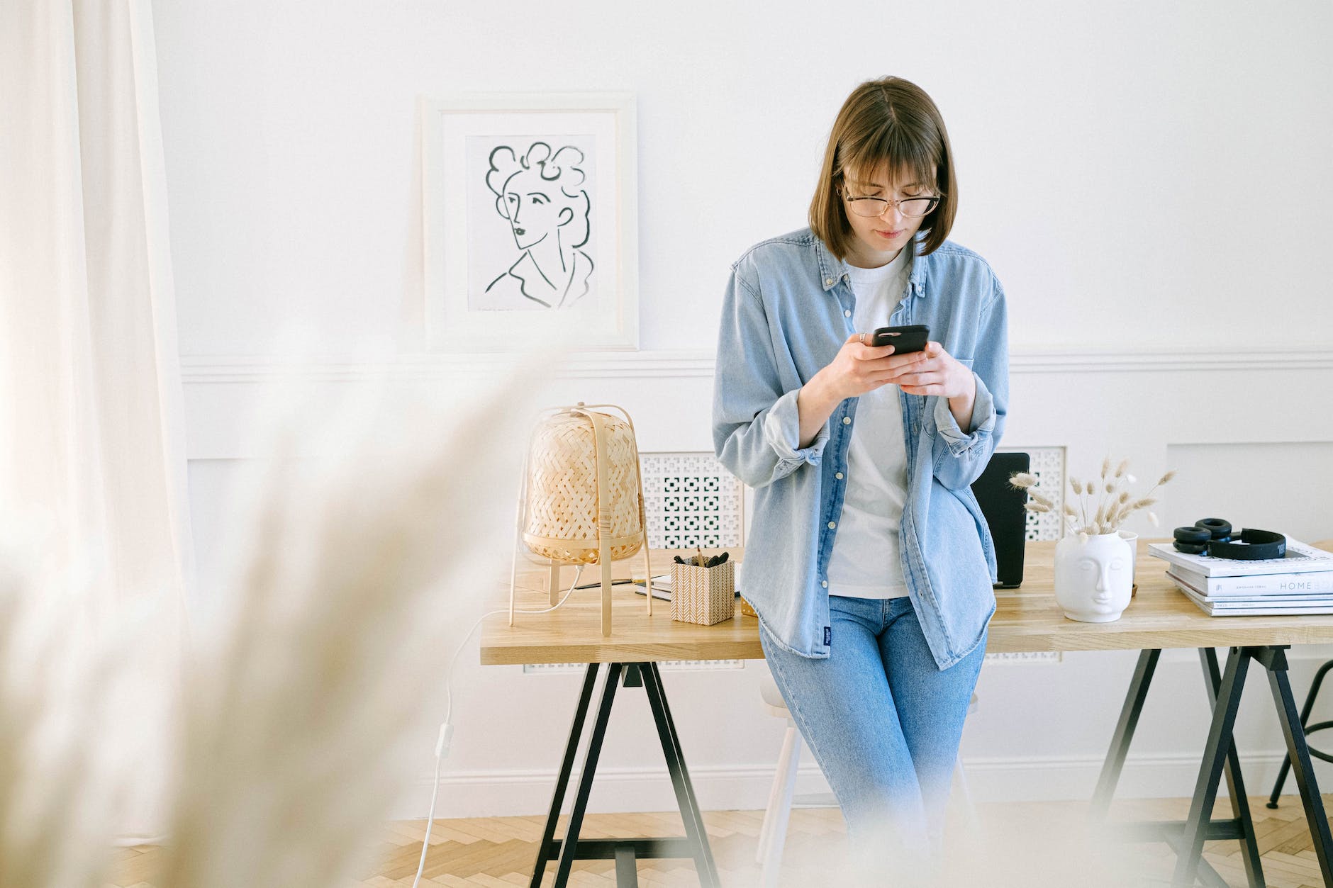 woman using her smartphone