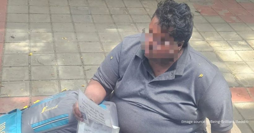 Bengaluru-man-banking-experience-sits-on-footpath